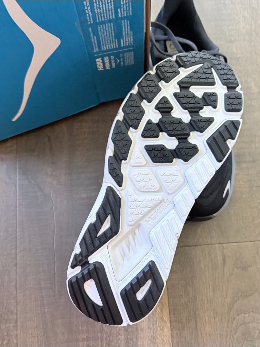 NEW HOKA Arahi 6 Running Shoes | Black/White | Size: 9.5 - Picture 9 of 9